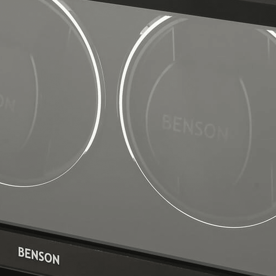 Benson Swiss Series 2 Horloges Walnut - detail horlogehouder