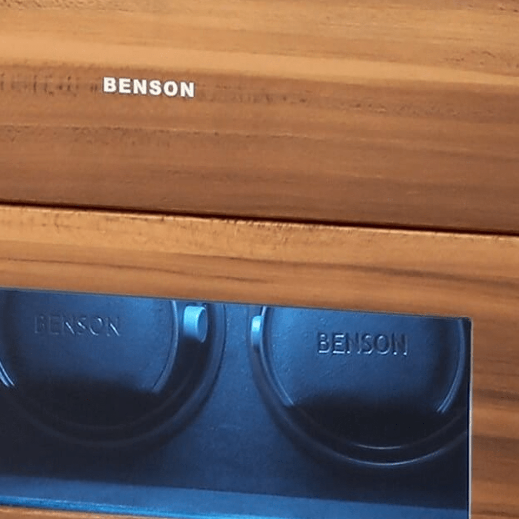 Benson Black Series II 2 Horloges Walnut - detail horlogehouder