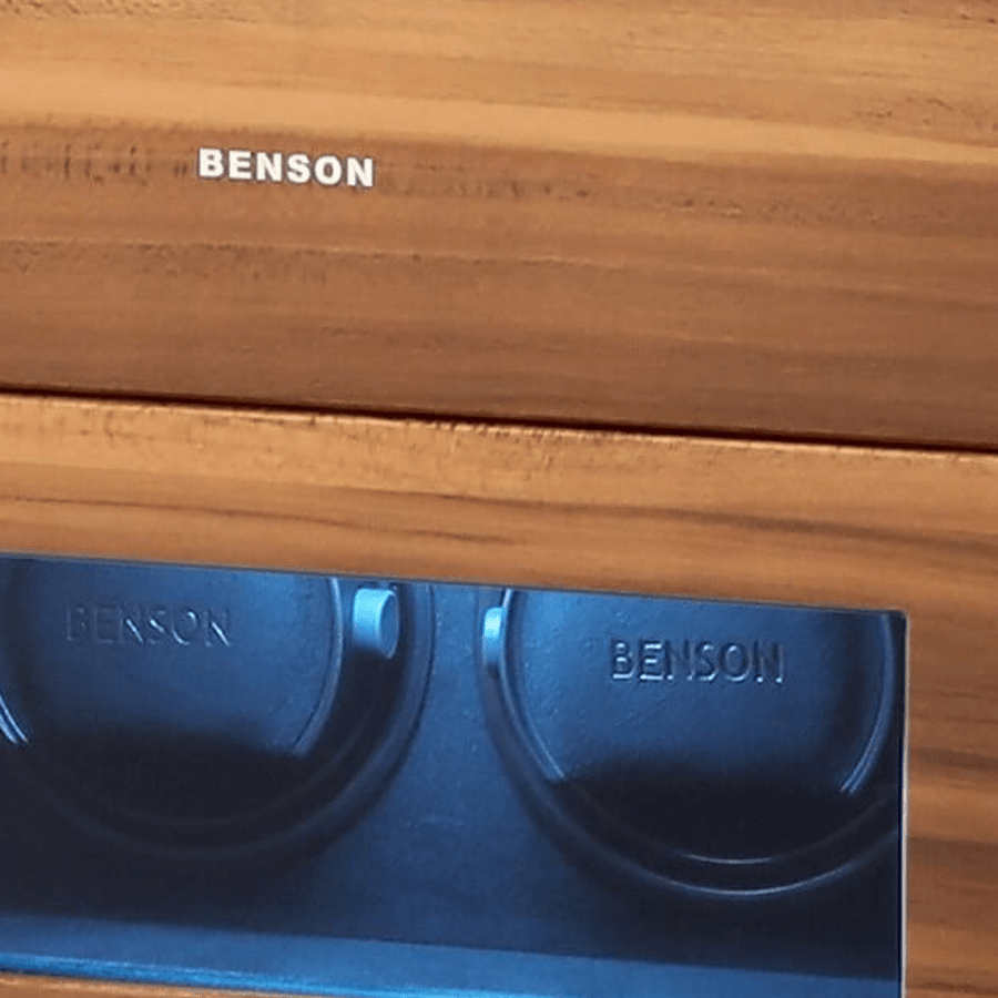 Benson Black Series II 2 Horloges Walnut - detail horlogehouder