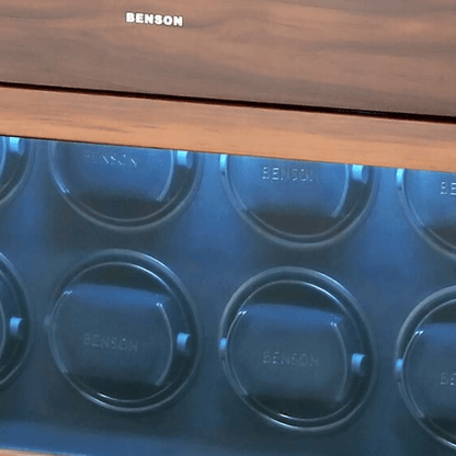 Benson Black Series II 8 Horloges Walnut - detail horlogehouder