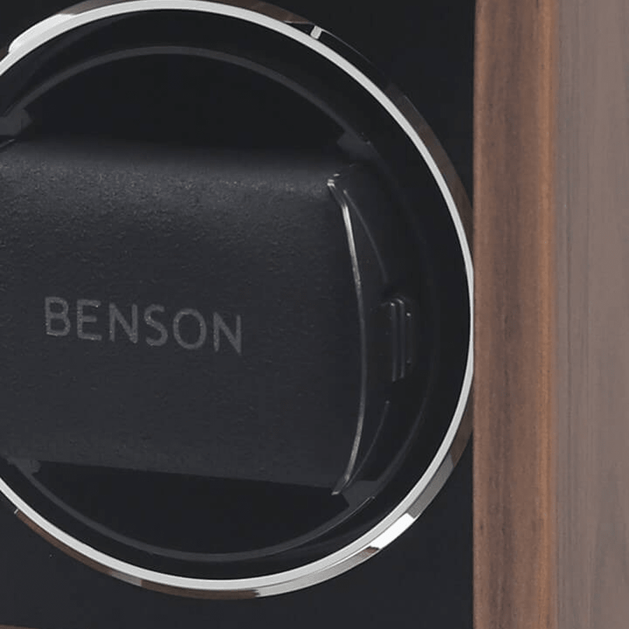 Benson Compact 1 Horloge Wallnut - detail horlogehouder