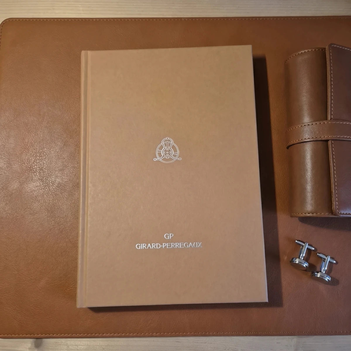 Girard-Perregaux Millenium Yearbook 2000-2001 lifestyle