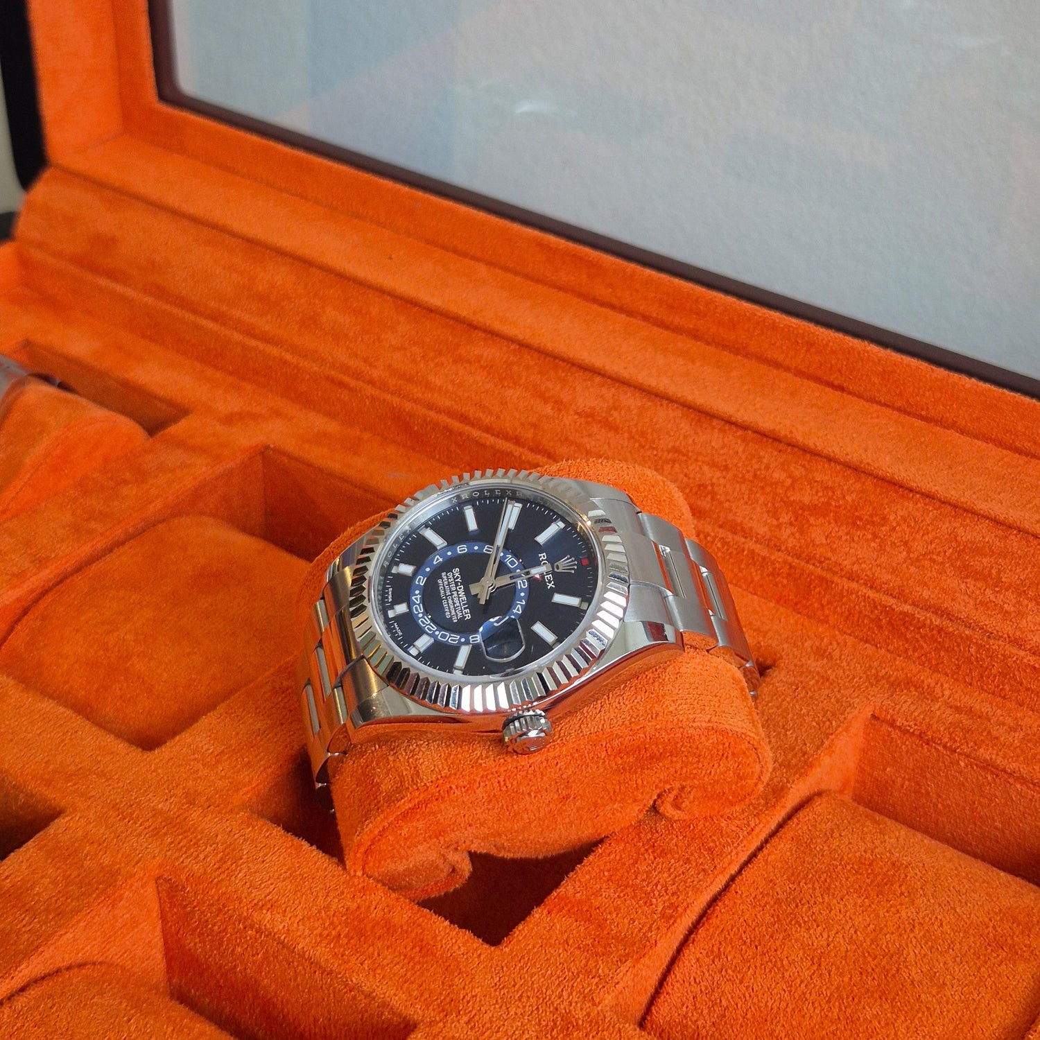 Horlogedoos Zwart Hout met Suede 8 Horloges - Horlogerieshop.nl