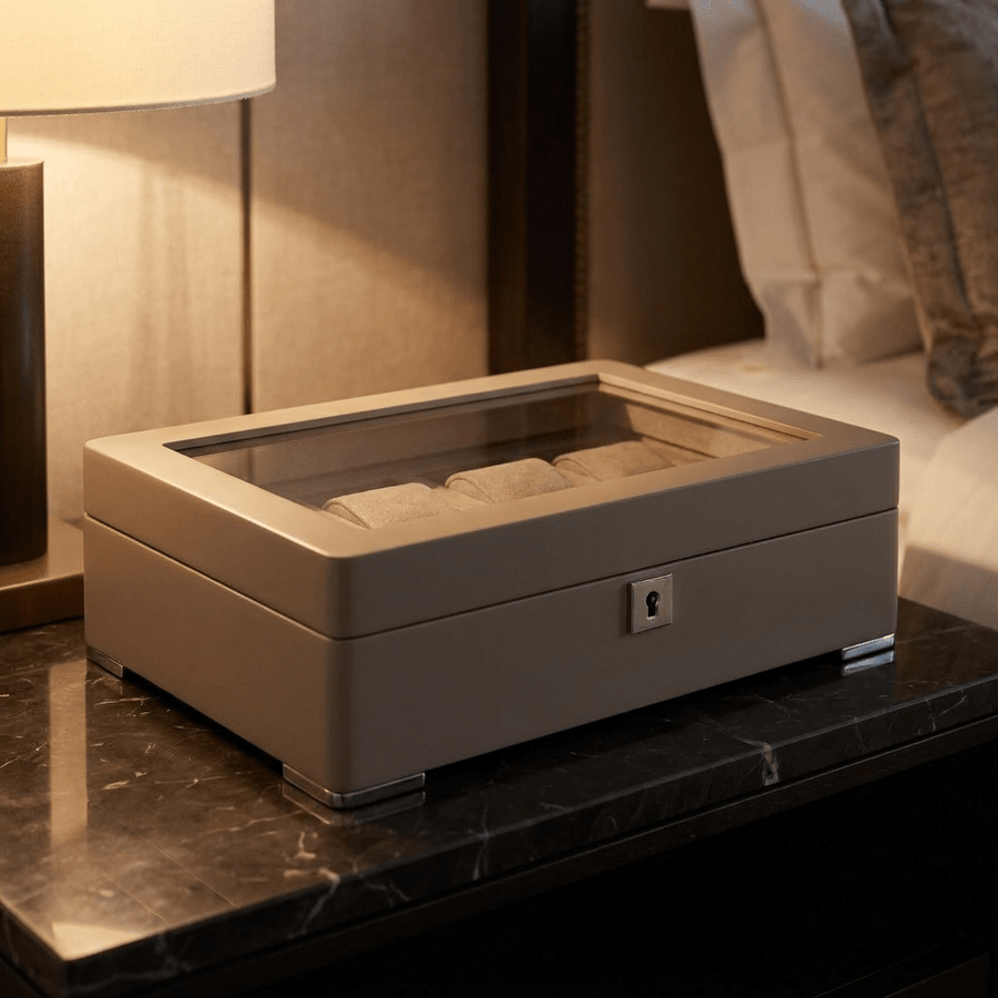 Ashford & Rye horlogedoos zwart hout met suede 8 horloges Beige - gesloten