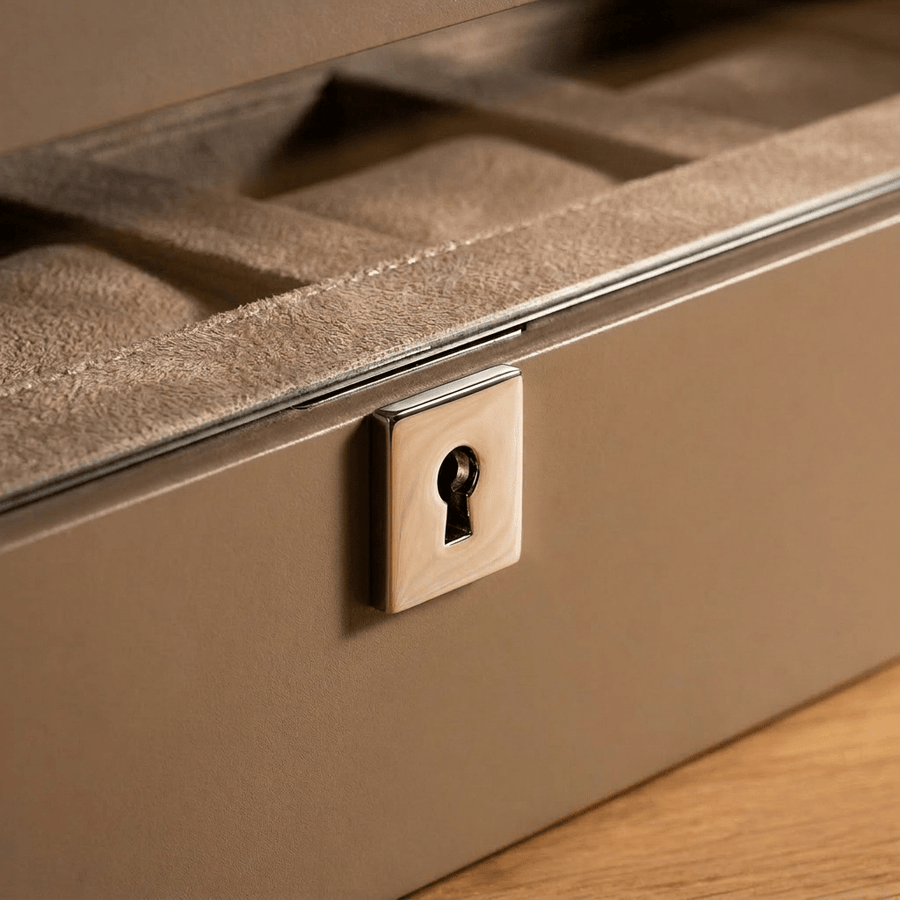Ashford & Rye horlogedoos zwart hout met suede 8 horloges Beige - slot detail