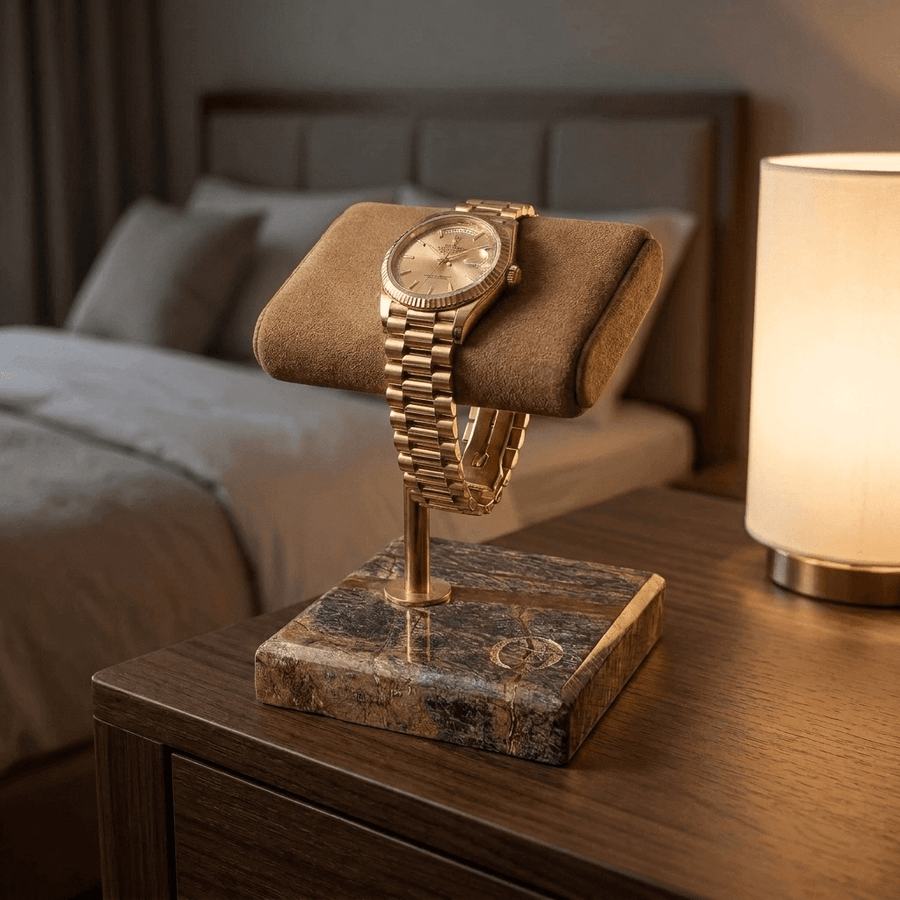 Old Fashioned Luxury horlogestandaard marmer 1 suede-bruin - nachtkastje