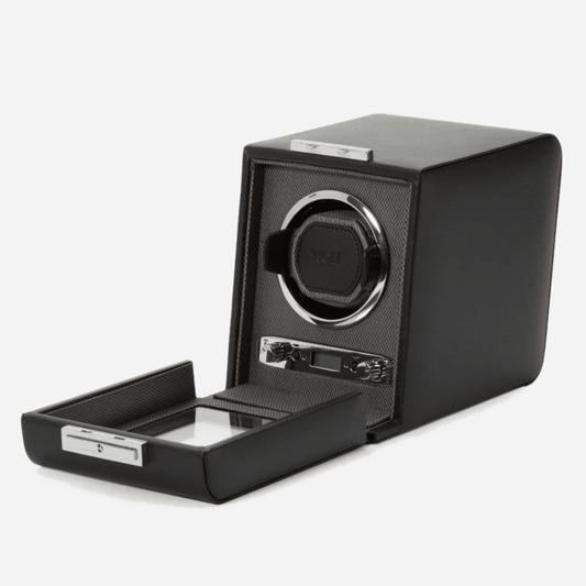 Wolf 1834 Viceroy watch winder met geopende glazen cover