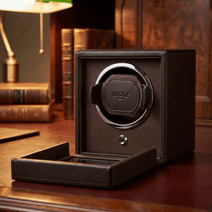 Wolf 1834 Cub 1 Dark Brown detail