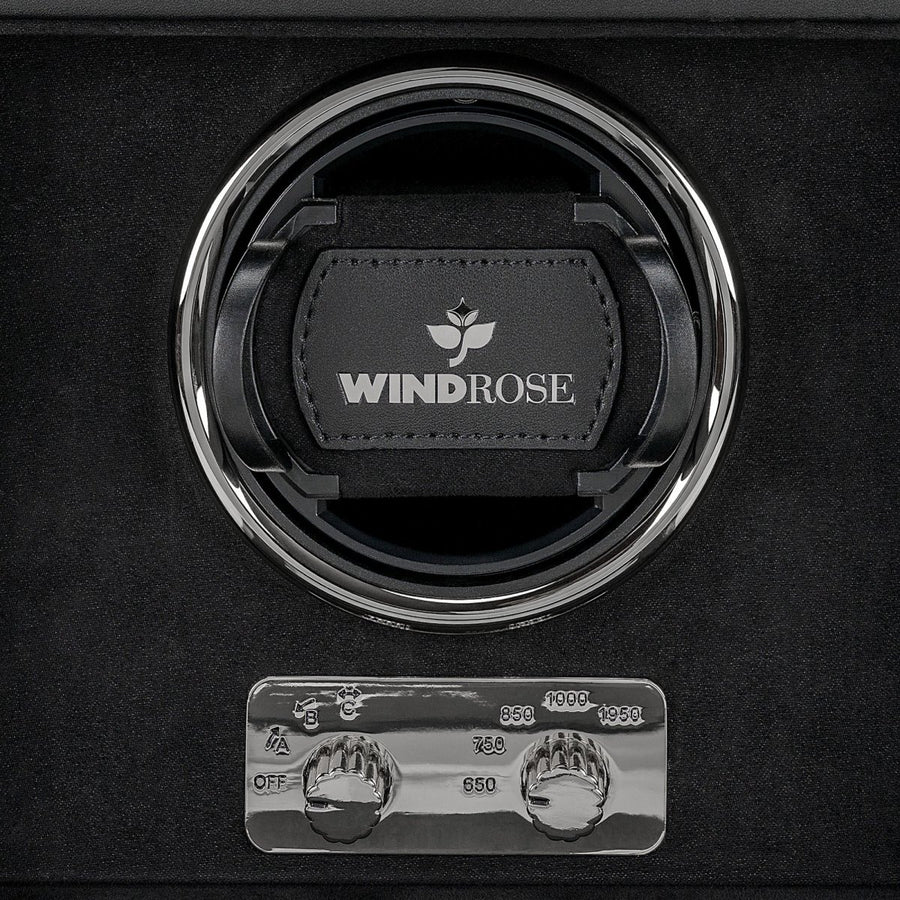 Watch winder Luxora voor 1 horloge van Windrose 1967 in Zwart / Zilver, detail van de winder met het WINDROSE-kussen en de analoge draaiknoppen