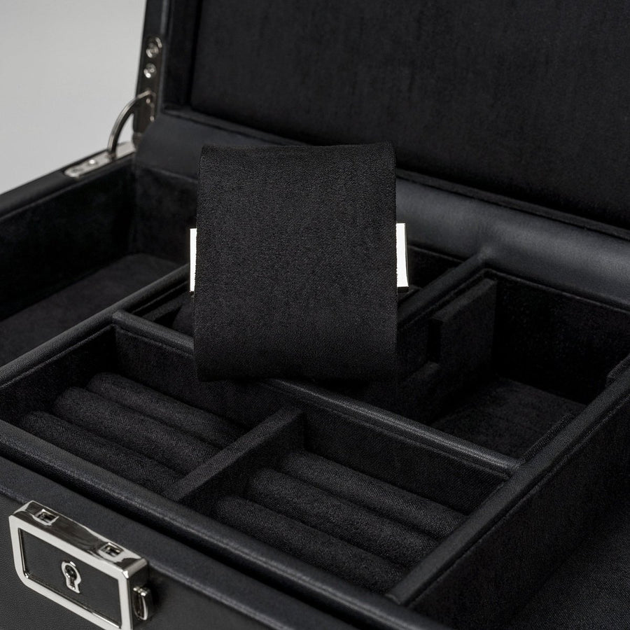 Watch winder Luxora voor 2 horloges van Windrose 1967 in Zwart / Zilver, detail van het opbergvak onder het deksel