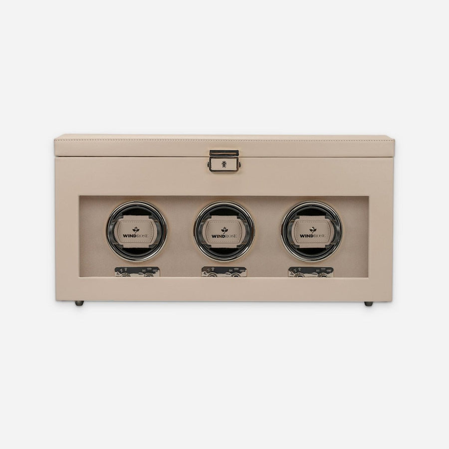 Watch winder Luxora voor 3 horloges van Windrose 1967 in Beige / Zilver, gesloten, recht van voren met zicht op de winder achter het glas