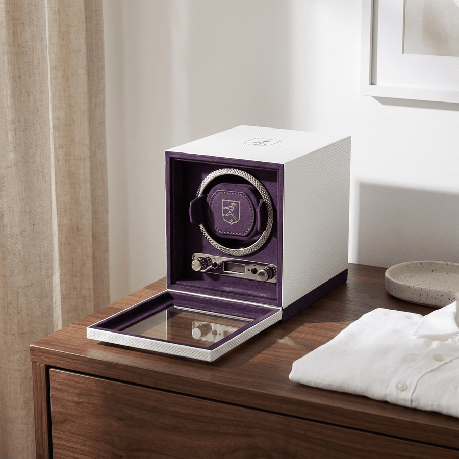 Watch winder Silver 1 Horloge Wolf 1834 in een dressoir