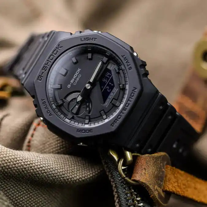 Zwarte G-Shock-horloge.